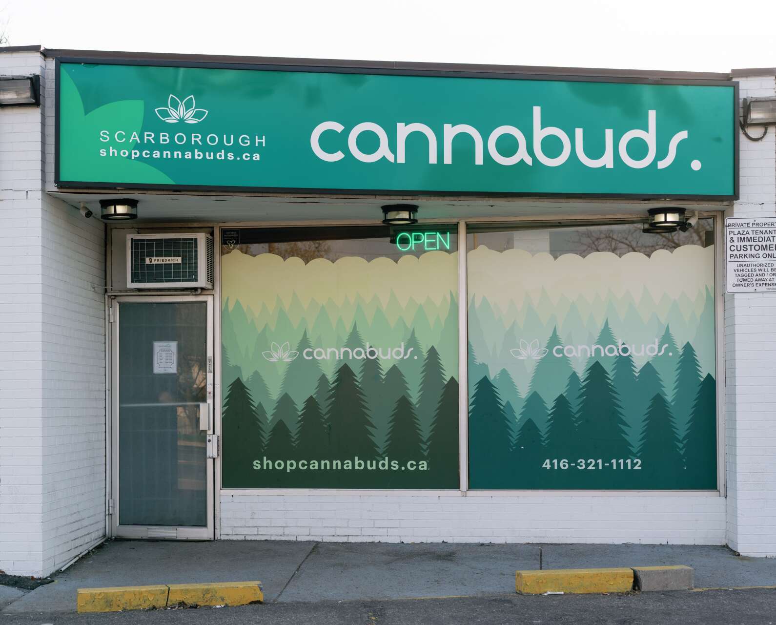 Cannabuds shop exterior photo